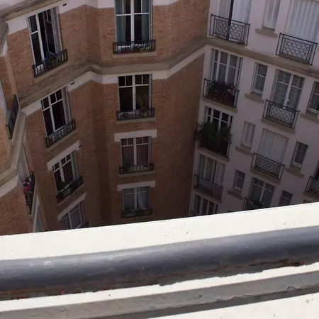 Bright Studio Next To Pere Lachaise Appartamento Parigi